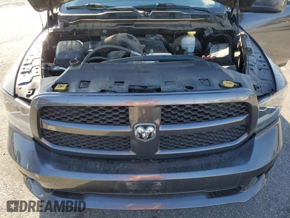 2018 Ram 1500 Express z VIN 3C6JR6AT0JG173365, wystawiony jako Copart lot #82869854 z przebiegiem 77 897 mil mil oraz Szkoda całkowita • Salvage title. Historia ofert i sprzedaży dostępna na DreamBid. Obrazek 13.