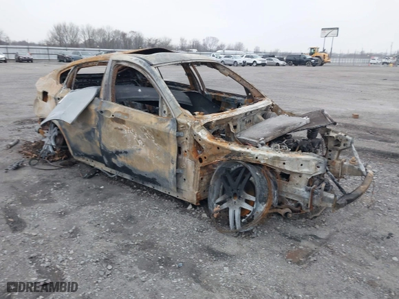 2011 BMW X6 35i with VIN 5UXFG2C50BLX05714, listed as a IAAI auction lot 41444987 with 1 mi miles. Bid and sale history available at carsss.com. Image 1.