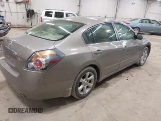 2007 Nissan Altima 2.5 with VIN 1N4AL21E17N496950, listed as a IAAI auction lot 42080037 with 0 mi miles. Bid and sale history available at carsss.com. Image 4.