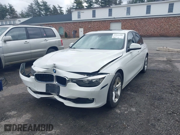 2015 BMW 3 Series 328i xDrive with VIN WBA3B5G50FNS15117, listed as a IAAI auction lot 41843496 with 144,613 mi miles. Bid and sale history available at carsss.com. Image 6.
