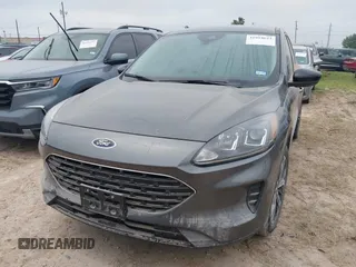 2022 Ford Escape SE z VIN 1FMCU0G68NUB97989, wystawiony jako IAAI lot #41954622 z przebiegiem Nie podano mil oraz . Historia ofert i sprzedaży dostępna na DreamBid. Obrazek 12.