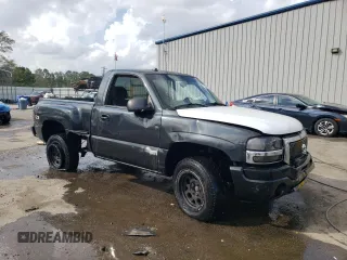 2005 GMC Sierra 1500 SLE with VIN 1GTEK14T05Z235687, listed as a Copart auction lot 51232225 with Not provided miles and Salvage title. Bid and sale history available at DreamBid. Image 4.