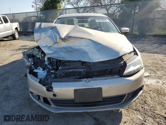2014 Volkswagen Jetta SE with VIN 3VWD17AJ2EM240795, listed as a Copart auction lot 49749455 with 73,389 mi miles and Salvage title. Bid and sale history available at DreamBid. Image 5.
