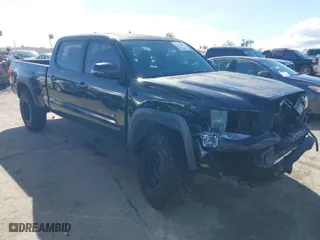 2017 Toyota Tacoma SR5 with VIN 3TMDZ5BN3HM032253, listed as a IAAI auction lot 41477853 with 78,887 mi miles. Bid and sale history available at carsss.com. Image 1.