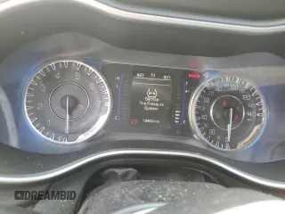 2015 Chrysler 200 Limited z VIN 1C3CCCAB4FN701596, wystawiony jako Copart lot #54493665 z przebiegiem 199 604 mil mil oraz Nie do naprawy • Non repairable. Historia ofert i sprzedaży dostępna na DreamBid. Obrazek 9.
