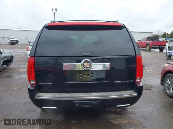 2014 Cadillac Escalade Platinum z VIN 1GYS4DEF9ER212880, wystawiony jako IAAI lot #41954880 z przebiegiem 193 203 mil mil oraz . Historia ofert i sprzedaży dostępna na DreamBid. Obrazek 16.
