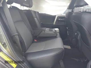 2018 Toyota 4Runner SR5 z VIN JTEBU5JR6J5603977, wystawiony jako IAAI lot #42081399 z przebiegiem 101 666 mil mil oraz . Historia ofert i sprzedaży dostępna na DreamBid. Obrazek 8.
