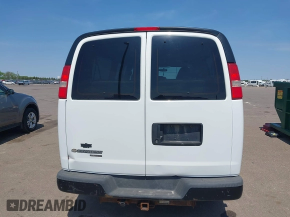 2013 Chevrolet Express Passenger LT z VIN 1GAZG1FG9D1153305, wystawiony jako IAAI lot #42182424 z przebiegiem 25 897 mil mil oraz . Historia ofert i sprzedaży dostępna na DreamBid. Obrazek 16.