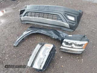 2018 Volkswagen Atlas SE с VIN 1V2CR2CA8JC566036, выставлен на аукционе IAAI как лот 42122613 с пробегом 89 691 миль миль и . История ставок и продаж доступна на DreamBid. Изображение 12.