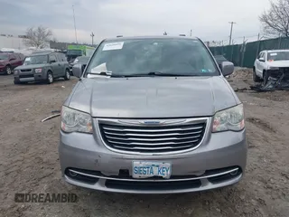 2014 Chrysler Town & Country Touring with VIN 2C4RC1BG7ER365013, listed as a IAAI auction lot 42028026 with 178,075 mi miles. Bid and sale history available at carsss.com. Image 12.