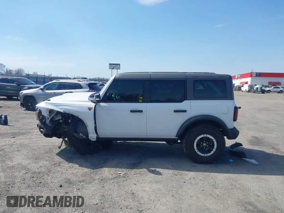 2024 Ford Bronco Badlands с VIN 1FMEE9BP3RLA42126, выставлен на аукционе IAAI как лот 41617420 с пробегом 7 662 миль миль и . История ставок и продаж доступна на DreamBid. Изображение 14.