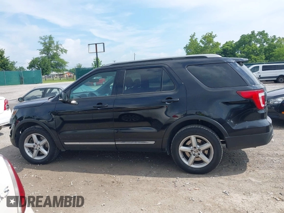 2017 Ford Explorer XLT z VIN 1FM5K8D86HGD44638, wystawiony jako IAAI lot #42628423 z przebiegiem 441 045 mil mil oraz . Historia ofert i sprzedaży dostępna na DreamBid. Obrazek 14.