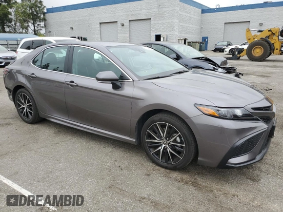 2023 Toyota Camry SE with VIN 4T1G11AK0PU095529, listed as a Copart auction lot 50646675 with 17,240 mi miles and Salvage Title. Bid and sale history available at carsss.com. Image 4.