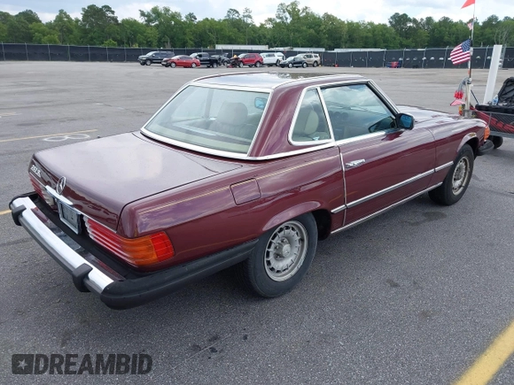 1985 Mercedes-Benz 380 z VIN WDBBA45C0FA026342, wystawiony jako IAAI lot #42197536 z przebiegiem 116 373 mil mil oraz . Historia ofert i sprzedaży dostępna na DreamBid. Obrazek 4.