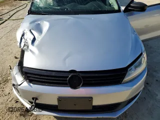 2014 Volkswagen Jetta TDI w/Premium/Nav z VIN 3VWLL7AJ4EM266658, wystawiony jako Copart lot #50797425 z przebiegiem 121 835 mil mil oraz Nie do naprawy • Non repairable. Historia ofert i sprzedaży dostępna na DreamBid. Obrazek 11.