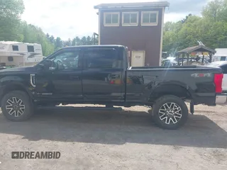 2018 Ford F-350 Platinum z VIN 1FT7W3BT0JEB33268, wystawiony jako IAAI lot #41994493 z przebiegiem 102 189 mil mil oraz . Historia ofert i sprzedaży dostępna na DreamBid. Obrazek 15.