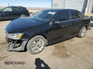 2015 Volkswagen Jetta SE с VIN 3VWD07AJ4FM282387, выставлен на аукционе Copart как лот 48435015 с пробегом 177 857 миль миль и Списание • Salvage title. История ставок и продаж доступна на DreamBid. Изображение 1.