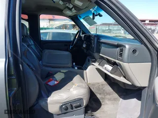 2002 Chevrolet Tahoe LT with VIN 1GNEC13Z92R283677, listed as a IAAI auction lot 41767229 with 241,320 mi miles. Bid and sale history available at carsss.com. Image 5.