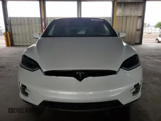 2018 Tesla Model X 75D with VIN 5YJXCBE23JF133589, listed as a Copart auction lot 55573715 with 89,234 mi miles and Salvage Title. Bid and sale history available at DreamBid. Image 5.