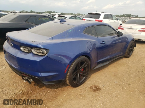 2021 Chevrolet Camaro ZL1 with VIN 1G1FK1R62M0106059, listed as a Copart auction lot 63438574 with 16,980 mi miles and Salvage Title. Bid and sale history available at carsss.com. Image 3.