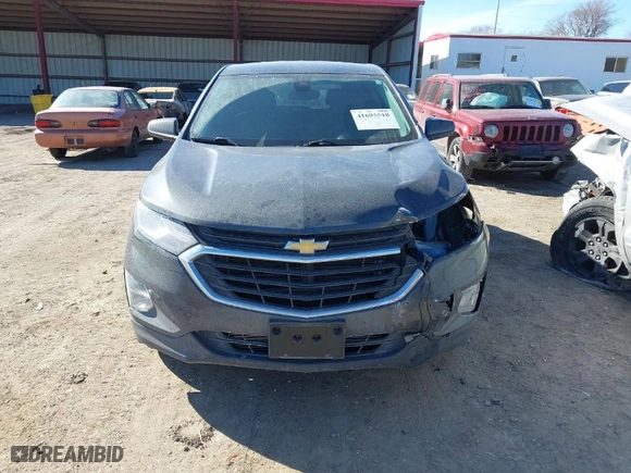 2020 Chevrolet Equinox LT with VIN 2GNAXUEV4L6251604, listed as a IAAI auction lot 41695518 with 61,908 mi miles. Bid and sale history available at carsss.com. Image 12.