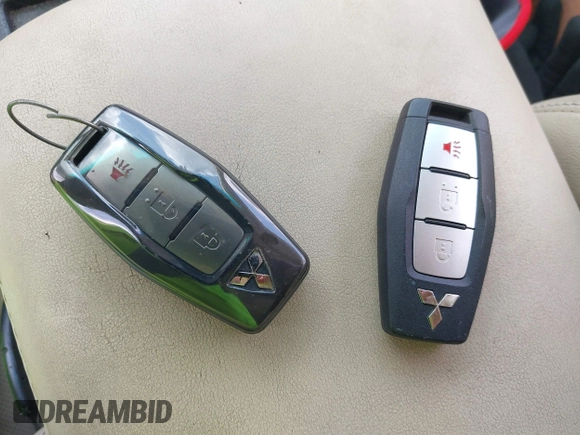 2022 Mitsubishi Outlander ES z VIN JA4J3TA82NZ073739, wystawiony jako IAAI lot #41901335 z przebiegiem 82 012 mil mil oraz . Historia ofert i sprzedaży dostępna na DreamBid. Obrazek 11.