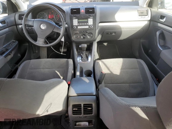 2009 Volkswagen Jetta S с VIN 3VWJZ71K99M049465, выставлен на аукционе Copart как лот 84696904 с пробегом 98 631 миль миль и Списание • Salvage title. История ставок и продаж доступна на DreamBid. Изображение 8.