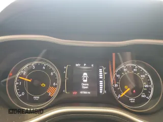 2015 Jeep Cherokee Sport z VIN 1C4PJLAB8FW535841, wystawiony jako Copart lot #49649495 z przebiegiem 157 360 mil mil oraz Szkoda całkowita • Salvage title. Historia ofert i sprzedaży dostępna na DreamBid. Obrazek 9.