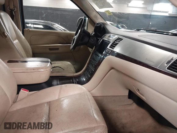 2007 Cadillac Escalade z VIN 1GYFK63837R238451, wystawiony jako IAAI lot #42368857 z przebiegiem 182 030 mil mil oraz . Historia ofert i sprzedaży dostępna na DreamBid. Obrazek 5.