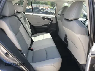2023 Toyota RAV4 XLE Premium z VIN 2T3C1RFV7PC222978, wystawiony jako Copart lot #61953295 z przebiegiem 33 679 mil mil oraz Szkoda całkowita • Salvage title. Historia ofert i sprzedaży dostępna na DreamBid. Obrazek 11.