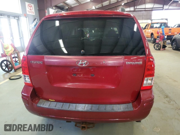 2008 Hyundai Entourage GLS z VIN KNDMC233386055139, wystawiony jako Copart lot #58584185 z przebiegiem 186 303 mil mil oraz Czysty tytuł • Clean title. Historia ofert i sprzedaży dostępna na DreamBid. Obrazek 6.