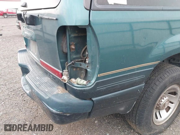 1998 Mercury Mountaineer с VIN 4M2ZU52P6WUJ37166, выставлен на аукционе IAAI как лот 40711982 с пробегом 305 955 миль миль и . История ставок и продаж доступна на DreamBid. Изображение 6.