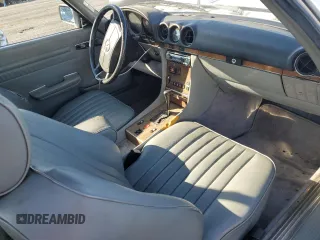 1987 Mercedes-Benz 560 SL with VIN WDBBA48D8HA066224, listed as a Copart auction lot 87976835 with 196,054 mi miles and Salvage Title. Bid and sale history available at DreamBid. Image 8.