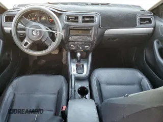2013 Volkswagen Jetta SE z VIN 3VWDP7AJ9DM383126, wystawiony jako Copart lot #46524325 z przebiegiem 129 488 mil mil oraz Szkoda całkowita • Salvage title. Historia ofert i sprzedaży dostępna na DreamBid. Obrazek 8.