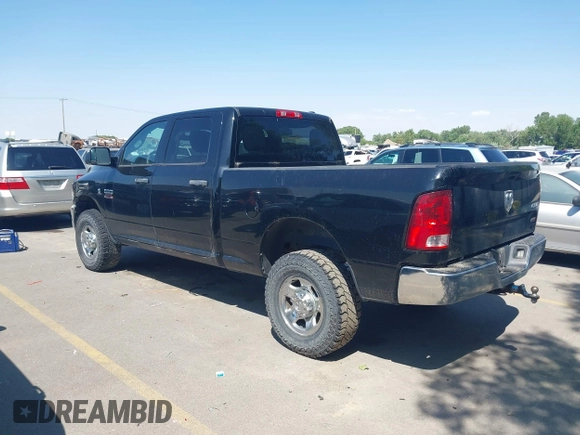 2012 Ram 2500 ST z VIN 3C6UD5CL2CG291018, wystawiony jako IAAI lot #42573010 z przebiegiem Nie podano mil oraz . Historia ofert i sprzedaży dostępna na DreamBid. Obrazek 3.