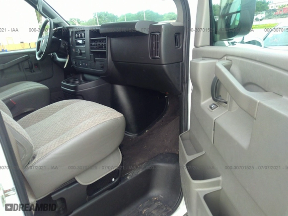 2019 Chevrolet Express Passenger LT with VIN 1GAZGPFG2K1247624, listed as a IAAI auction lot 30701525 with 22,150 mi miles. Bid and sale history available at carsss.com. Image 5.