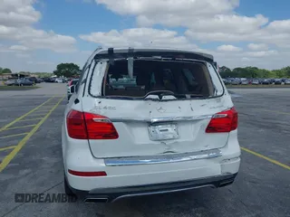 2014 Mercedes-Benz GL-Class GL 450 with VIN 4JGDF7CE0EA298157, listed as a IAAI auction lot 42094478 with 202,424 mi miles. Bid and sale history available at carsss.com. Image 6.