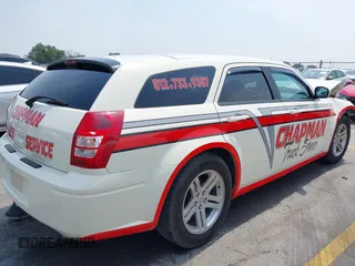 2005 Dodge Magnum RT z VIN 2D4GV58285H652826, wystawiony jako IAAI lot #42283771 z przebiegiem 70 205 mil mil oraz . Historia ofert i sprzedaży dostępna na DreamBid. Obrazek 4.