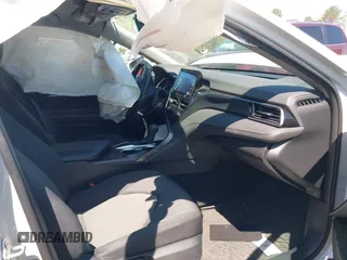 2023 Toyota Camry LE z VIN 4T1C11AK9PU142300, wystawiony jako IAAI lot #42063540 z przebiegiem 34 048 mil mil oraz . Historia ofert i sprzedaży dostępna na DreamBid. Obrazek 5.