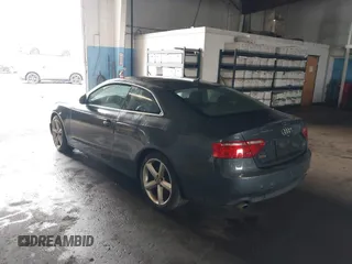 2009 Audi A5 z VIN WAUDK78T29A049174, wystawiony jako IAAI lot #42196460 z przebiegiem 171 255 mil mil oraz . Historia ofert i sprzedaży dostępna na DreamBid. Obrazek 3.