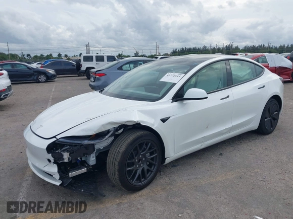 2025 Tesla Model 3 Long Range with VIN 5YJ3E1EA0SF932385, listed as a IAAI auction lot 41772613 with 1,683 mi miles and . Bid and sale history available at carsss.com. Image 17.
