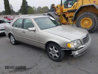 1995 Mercedes-Benz C with VIN WDBHA28E2SF191740, listed as a IAAI auction lot 41172625 with 331,540 mi miles. Bid and sale history available at carsss.com. Image 1.