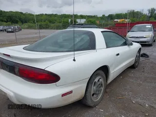 1994 Pontiac Firebird Firebird с VIN 2G2FS22S9R2221658, выставлен на аукционе IAAI как лот 42478866 с пробегом 667 659 миль миль и . История ставок и продаж доступна на DreamBid. Изображение 4.