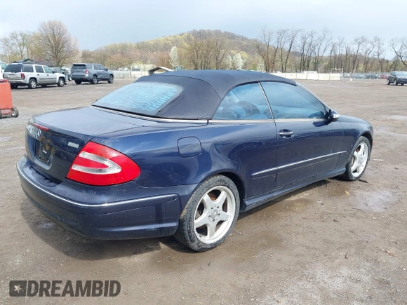 2004 Mercedes-Benz CLK 500 with VIN WDBTK75G94T023222, listed as a IAAI auction lot 42005920 with 203,524 mi miles and . Bid and sale history available at carsss.com. Image 4.