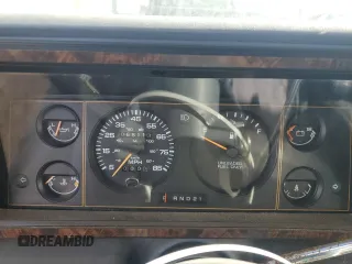1987 Plymouth Voyager z VIN 2P4FH51G8HR130018, wystawiony jako Copart lot #47295285 z przebiegiem 68 113 mil mil oraz Tytuł czysty. Historia ofert i sprzedaży dostępna na DreamBid. Obrazek 9.