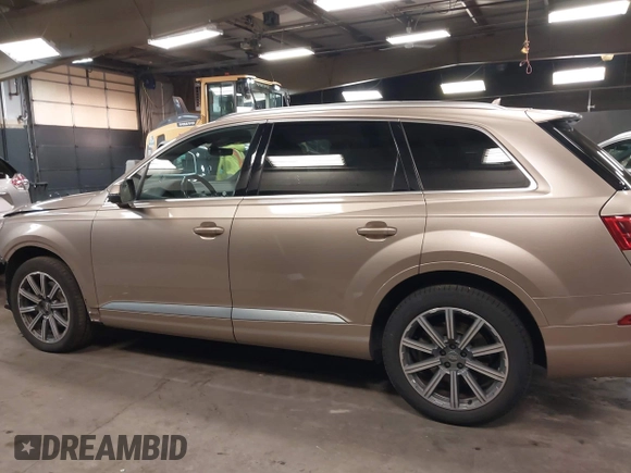 2018 Audi Q7 Premium Plus with VIN WA1LHAF74JD008557, listed as a IAAI auction lot 41673649 with 81,262 mi miles. Bid and sale history available at carsss.com. Image 15.