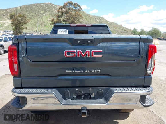 2019 GMC Sierra 1500 SLT z VIN 3GTP8DED1KG229179, wystawiony jako IAAI lot #41932481 z przebiegiem Nie podano mil oraz . Historia ofert i sprzedaży dostępna na DreamBid. Obrazek 16.