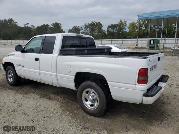 2000 Dodge Ram 1500 with VIN 3B7HC13Y6YG117073, listed as a Copart auction lot 71452974 with 136,749 mi miles and Salvage Title. Bid and sale history available at carsss.com. Image 2.