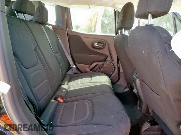 2020 Jeep Renegade Latitude z VIN ZACNJABB8LPL98948, wystawiony jako Copart lot #60265605 z przebiegiem 34 345 mil mil oraz Szkoda całkowita • Salvage title. Historia ofert i sprzedaży dostępna na DreamBid. Obrazek 10.