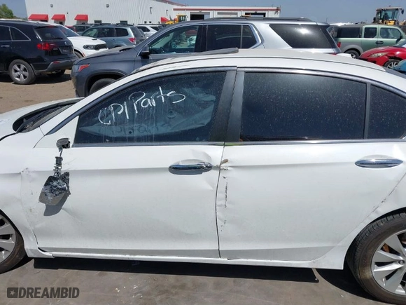 2015 Honda Accord Sedan EX-L with VIN 1HGCR2F83FA247514, listed as a IAAI auction lot 41832526 with 163,921 mi miles. Bid and sale history available at carsss.com. Image 14.